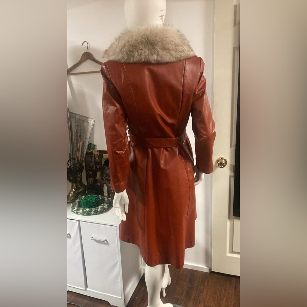 Elegant Brown Faux Leather Coat with Fur Collar - Picture 6 of 10